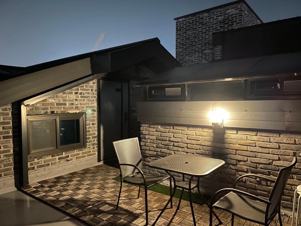 W Premium Guesthouse Incheon Airport Dış mekan fotoğraf