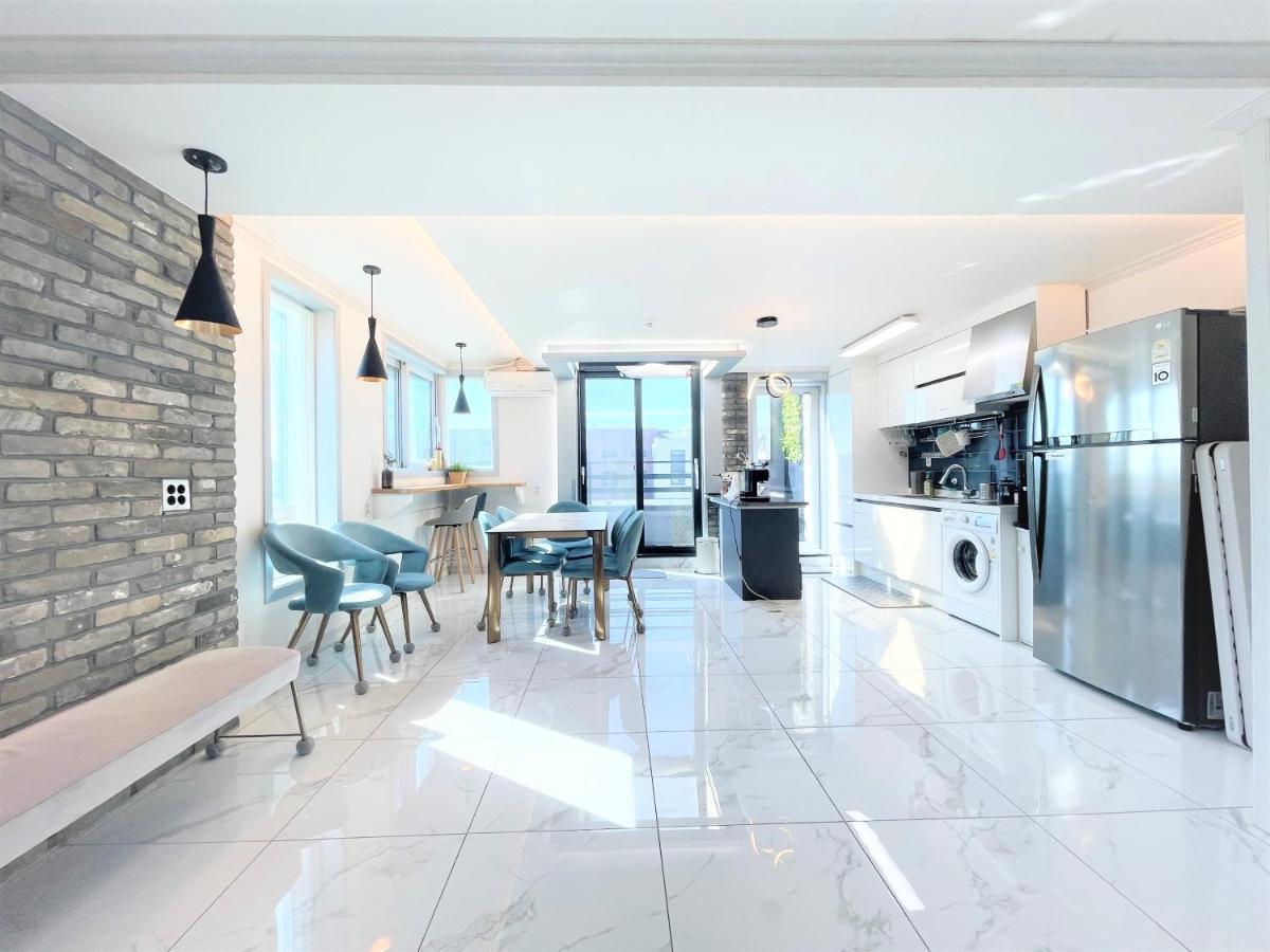 W Premium Guesthouse Incheon Airport Dış mekan fotoğraf
