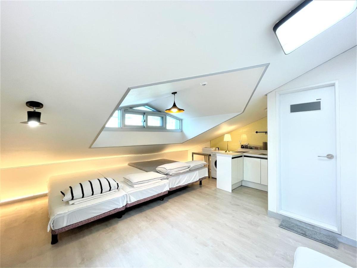 W Premium Guesthouse Incheon Airport Dış mekan fotoğraf