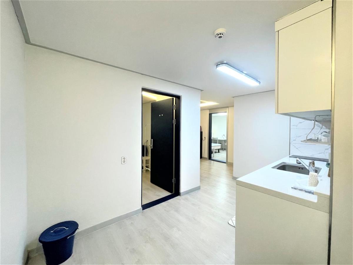 W Premium Guesthouse Incheon Airport Dış mekan fotoğraf