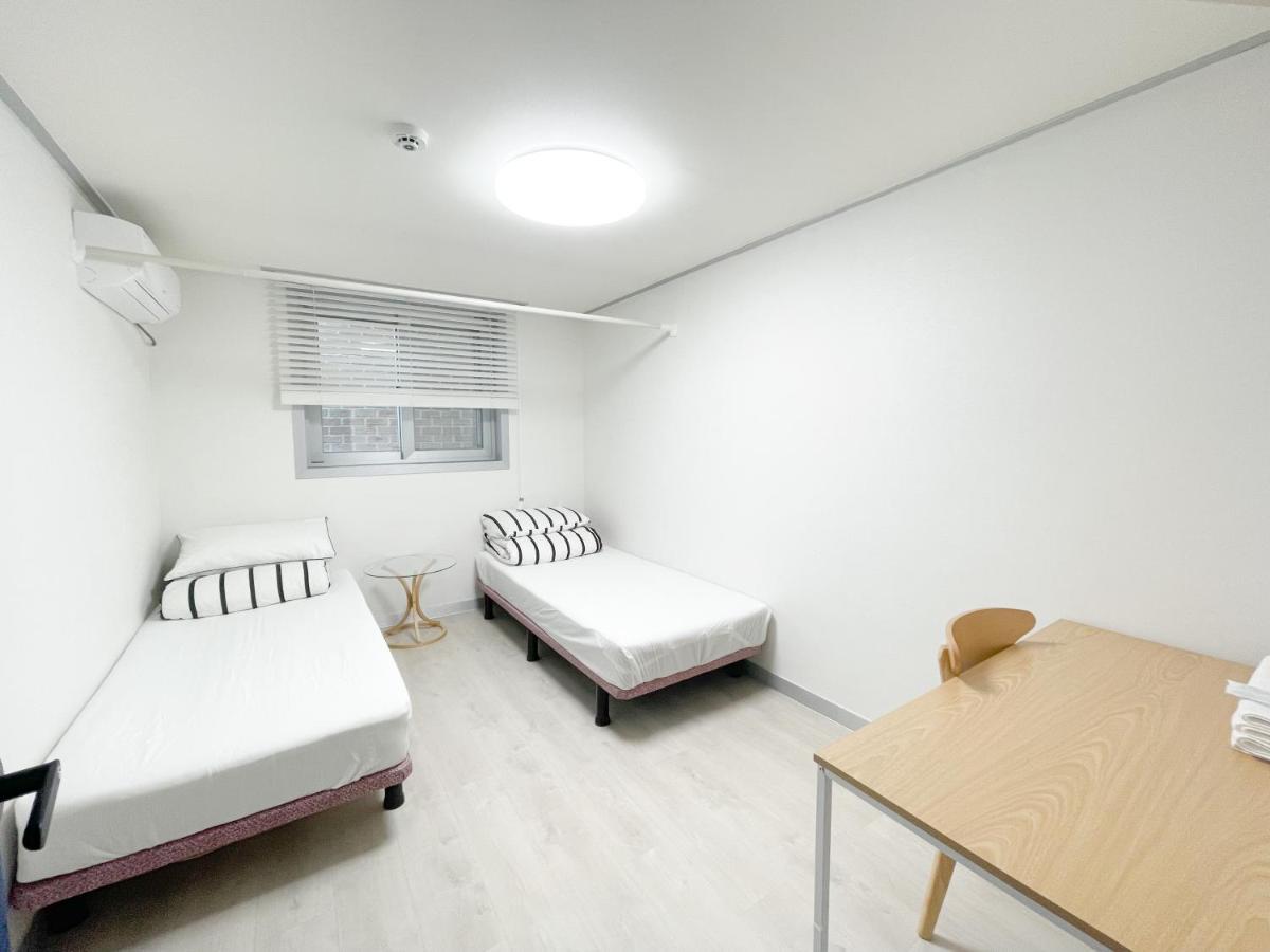 W Premium Guesthouse Incheon Airport Dış mekan fotoğraf