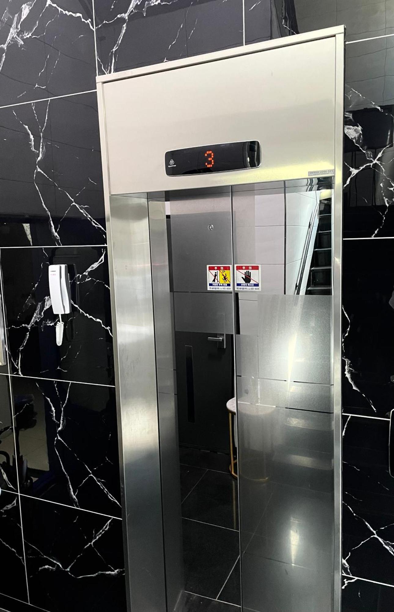 W Premium Guesthouse Incheon Airport Dış mekan fotoğraf